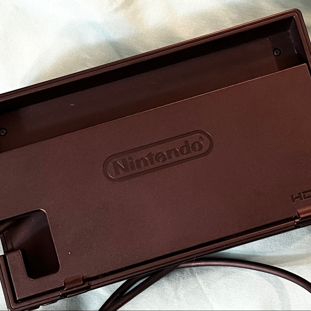 Nintendo Switch with Gray Joy-Con - Picture 5 of 14